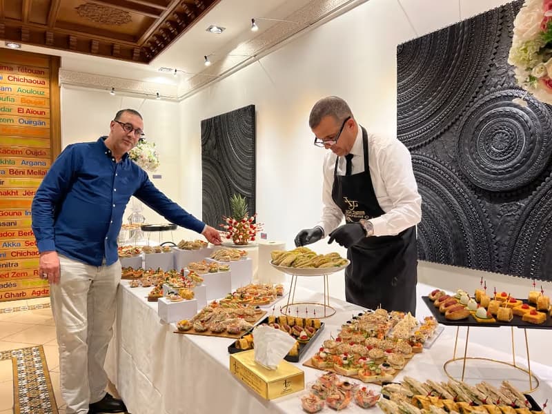 Service traiteur — canapés et bouchées pour séminaire ou réception Paris